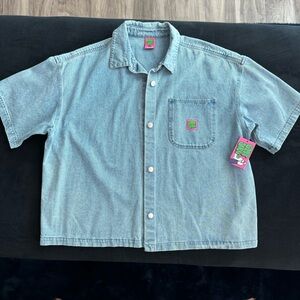 Empyre Women’s Light Denim Crop Button Up. Size XL